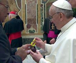 The Pope and silicone wrist bands - heh heh!
