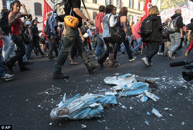 New statue for the Roman Church attacked during rioting