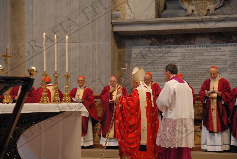 Mass for deceased Pontiffs