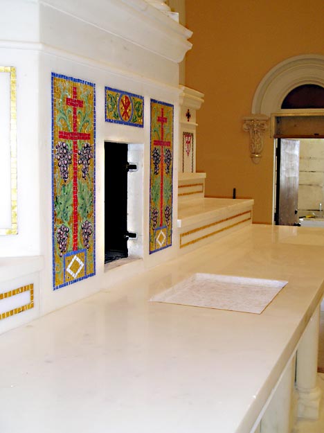 KC: Glorious new altars for the TLM parish - eye candy