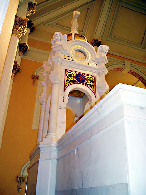 KC: Glorious new altars for the TLM parish - eye candy