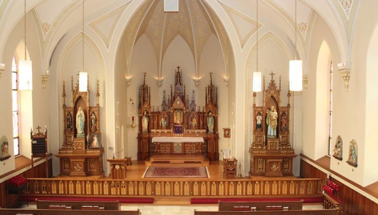 Reflections on the symbolism of the altar rail or Communion rail and some practical suggestions