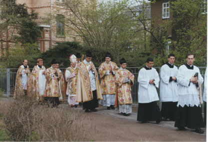 Ratzinger at Weimar for Tridentine Mass