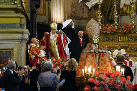 Il cardinale Crescenzio Sepe durante la celebrazione in occasione della festa di San Gennaro a Napoli, 19 settembre 2015. ANSA / CIRO FUSCO