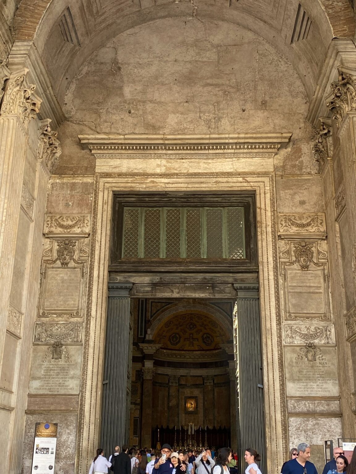 Daily Rome Shot 1690: without shame